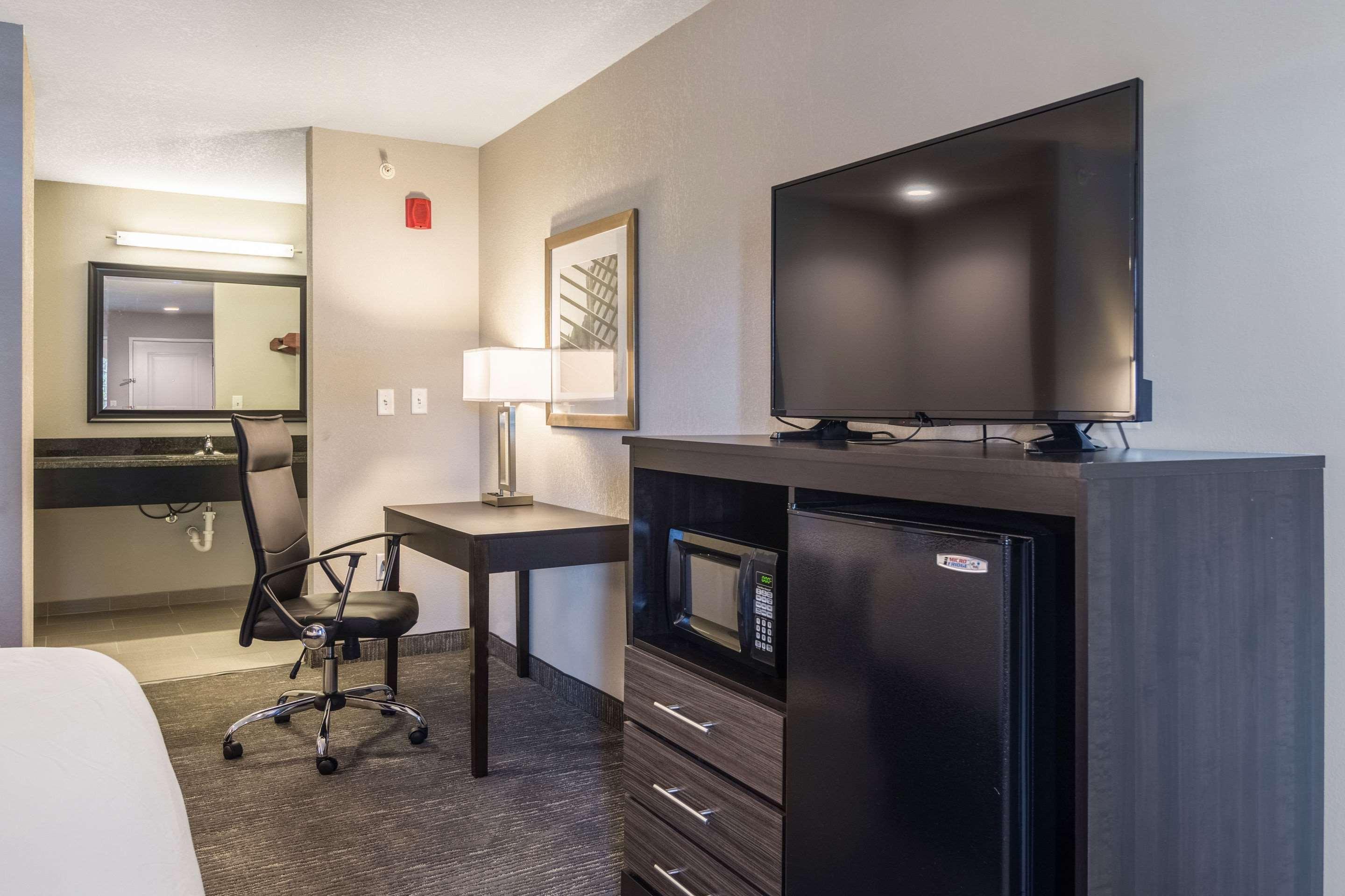 Econo Lodge Inn & Suites North Little Rock Near Riverfront Екстериор снимка